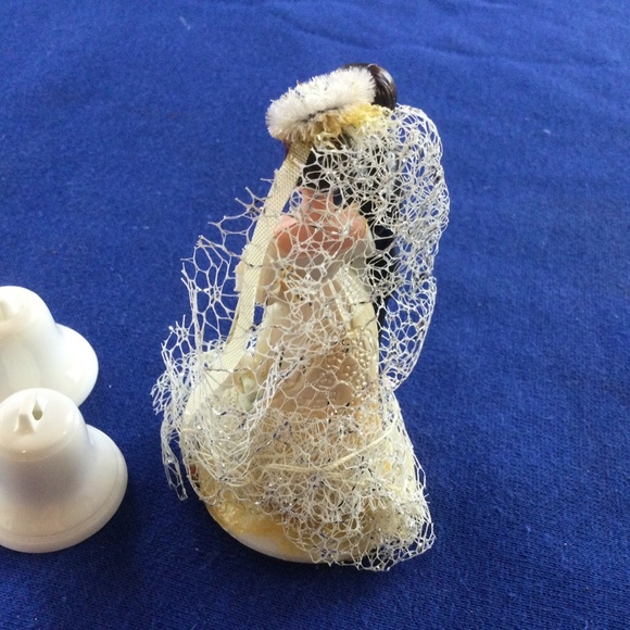 Elegant Wedding Cake Topper with Bride and Groom - Picture 3 of 5
